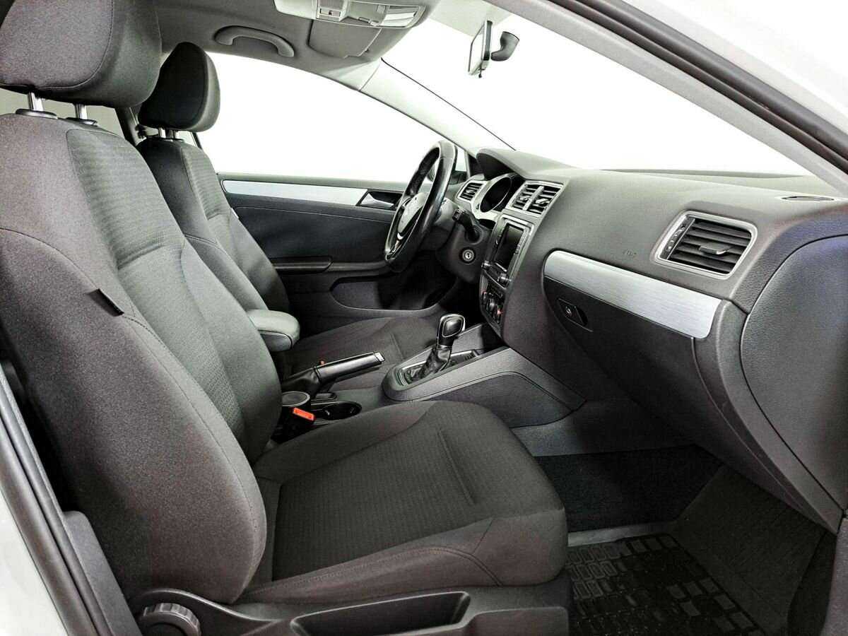 Volkswagen Jetta б/у, 2017, Автоматическая. Фото: #5