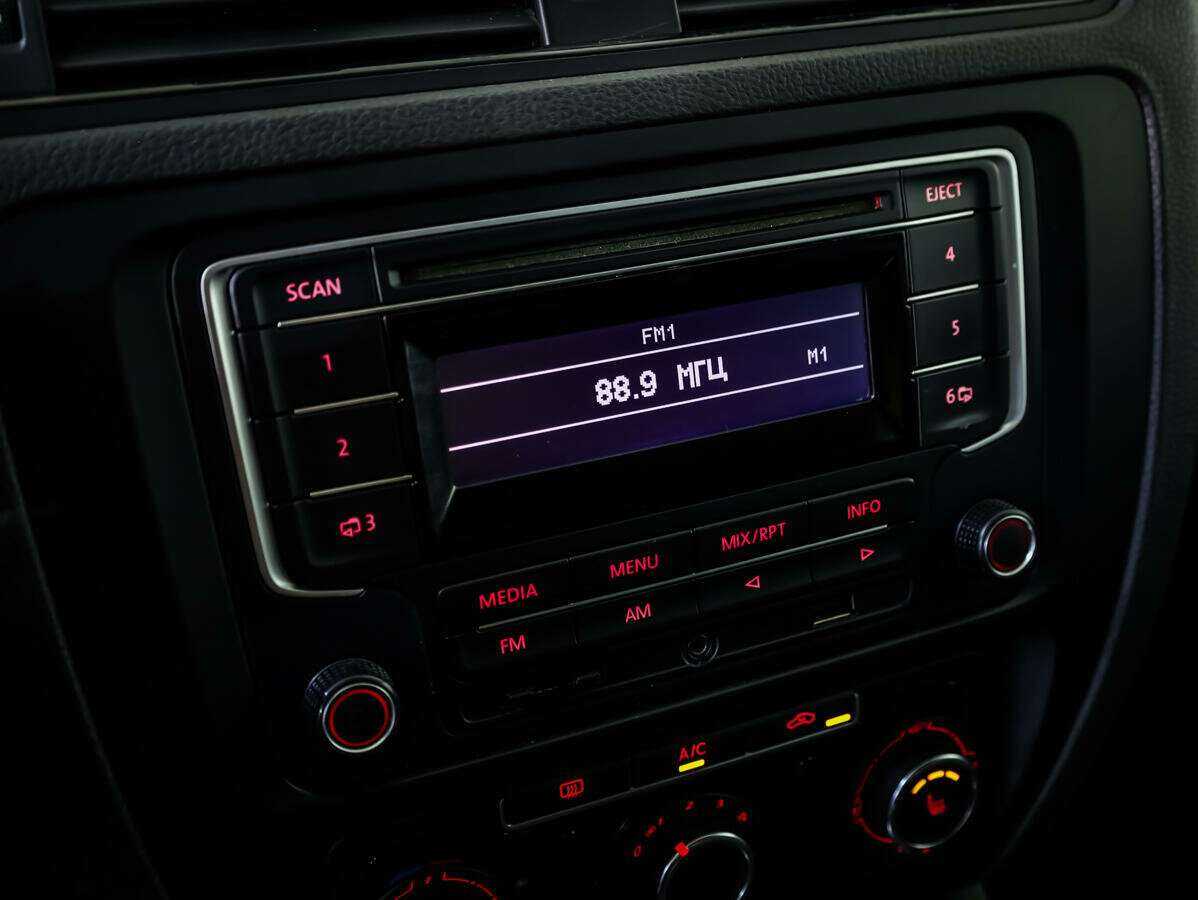 Volkswagen Jetta б/у, 2014, Автоматическая. Фото: #11