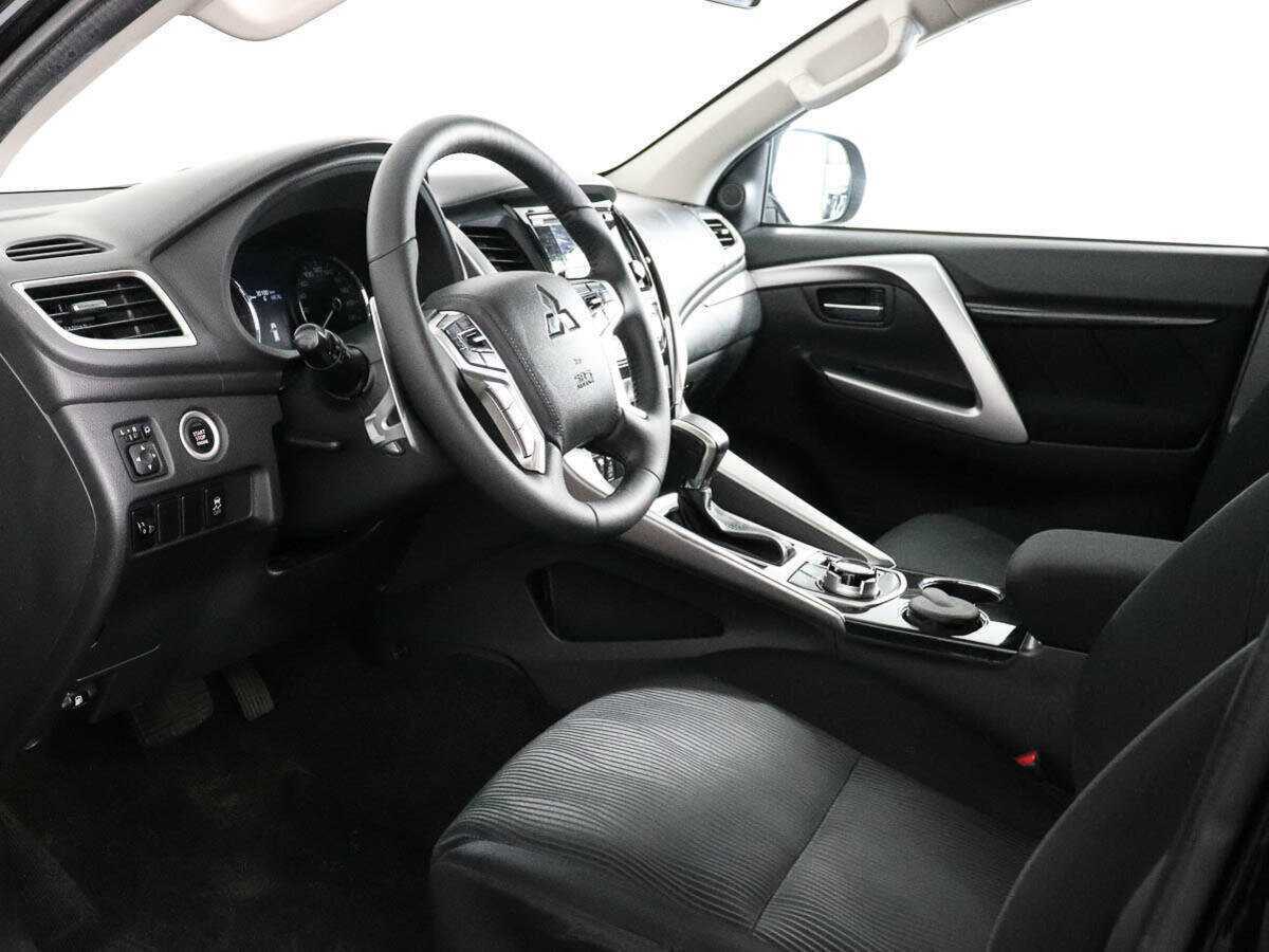 Митсубиши Паджеро Спорт б/у, 2018, Автоматическая. Фото: #7