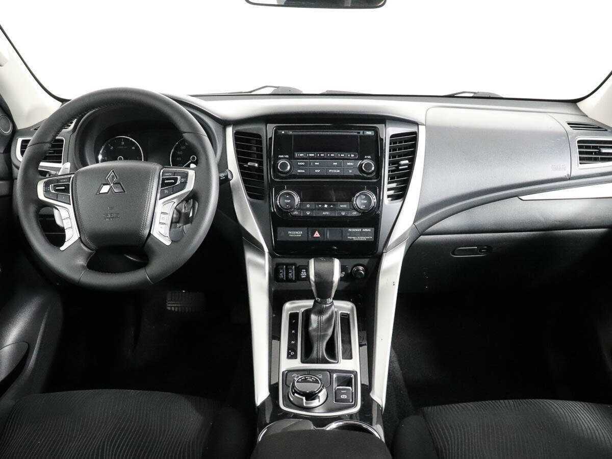 Митсубиши Паджеро Спорт б/у, 2018, Автоматическая. Фото: #10