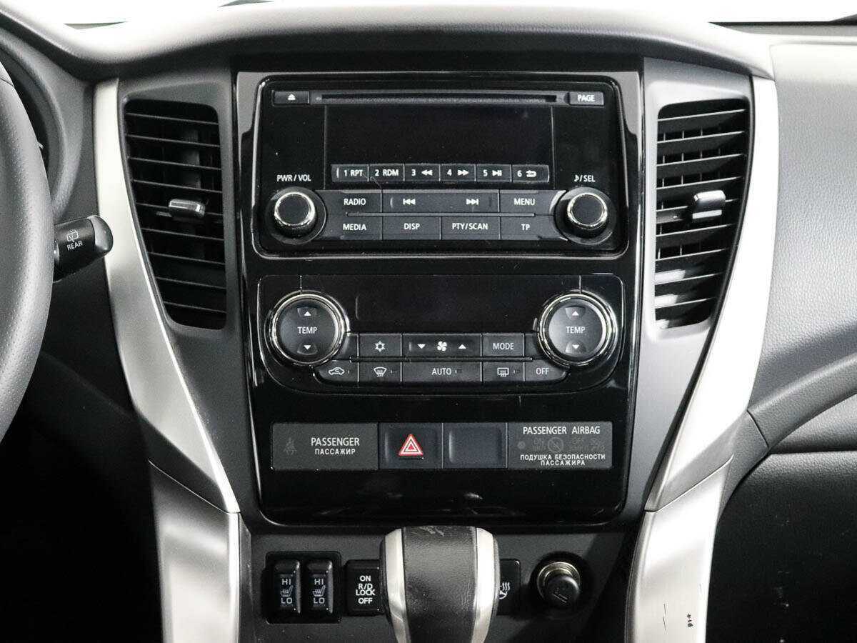 Митсубиши Паджеро Спорт б/у, 2018, Автоматическая. Фото: #11