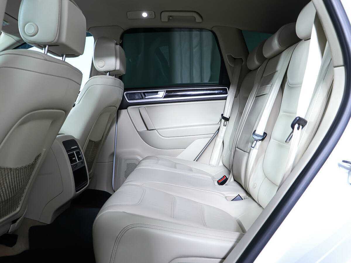 Volkswagen Touareg б/у, 2014, Автоматическая. Фото: #9
