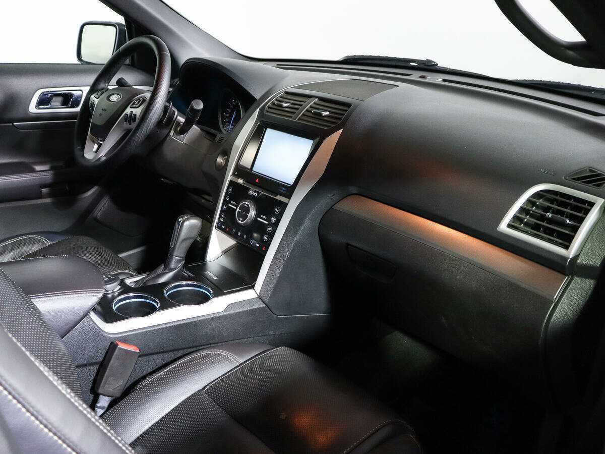 Ford Explorer б/у, 2014, Автоматическая. Фото: #6