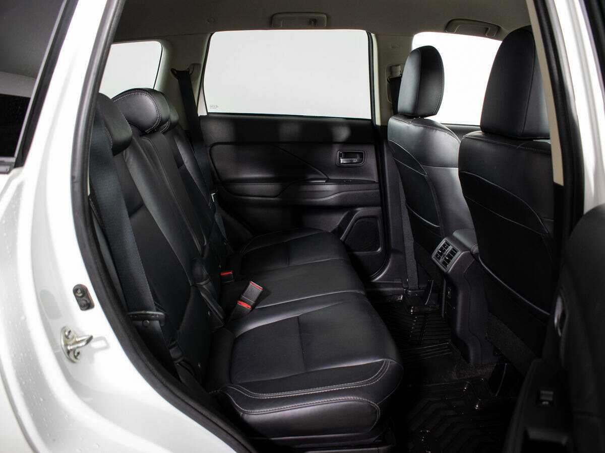 Митсубиши Оутлэндер б/у, 2020, Вариатор. Фото: #9