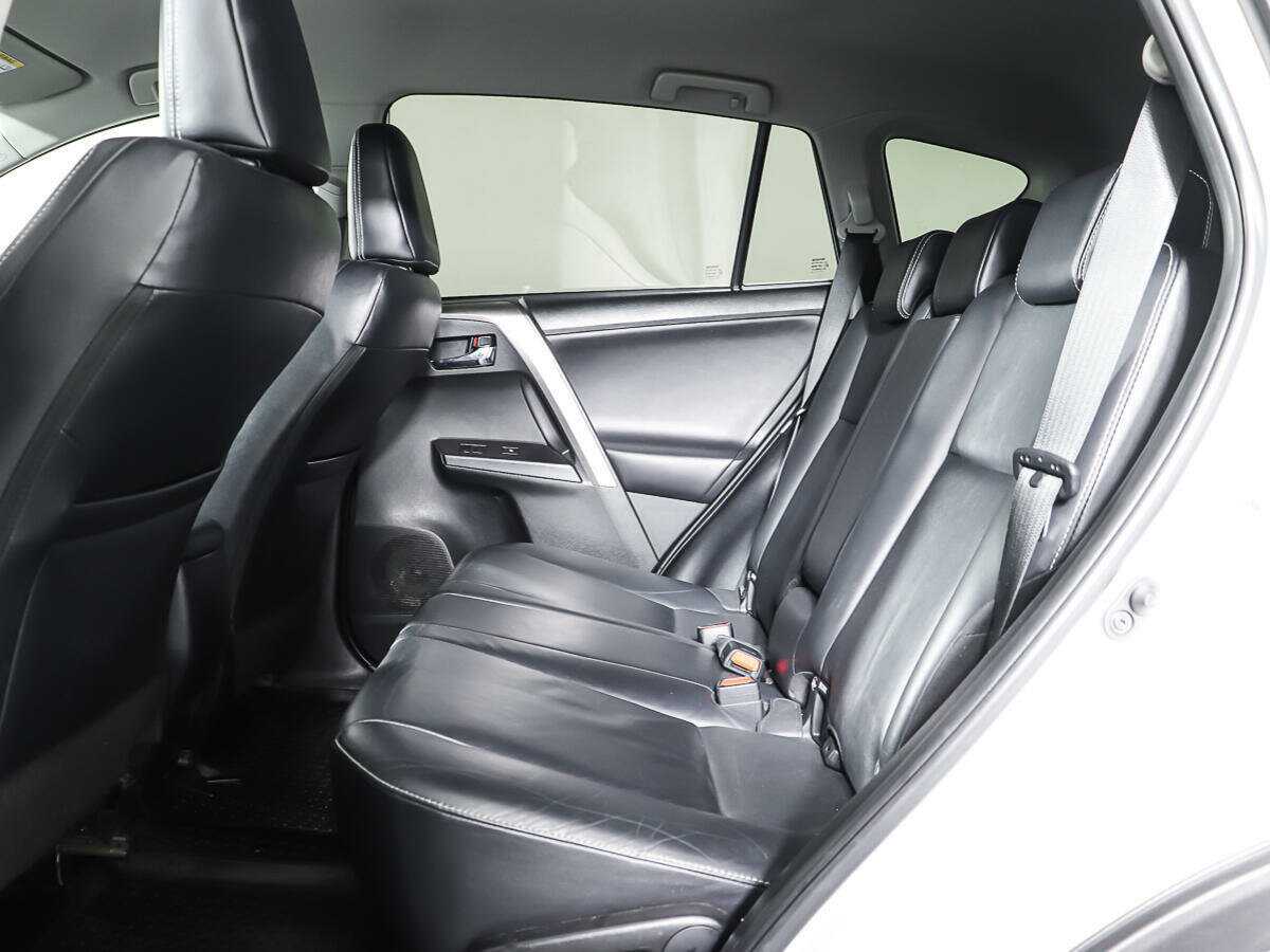 Тойота Рав4 б/у, 2018, Автоматическая. Фото: #9