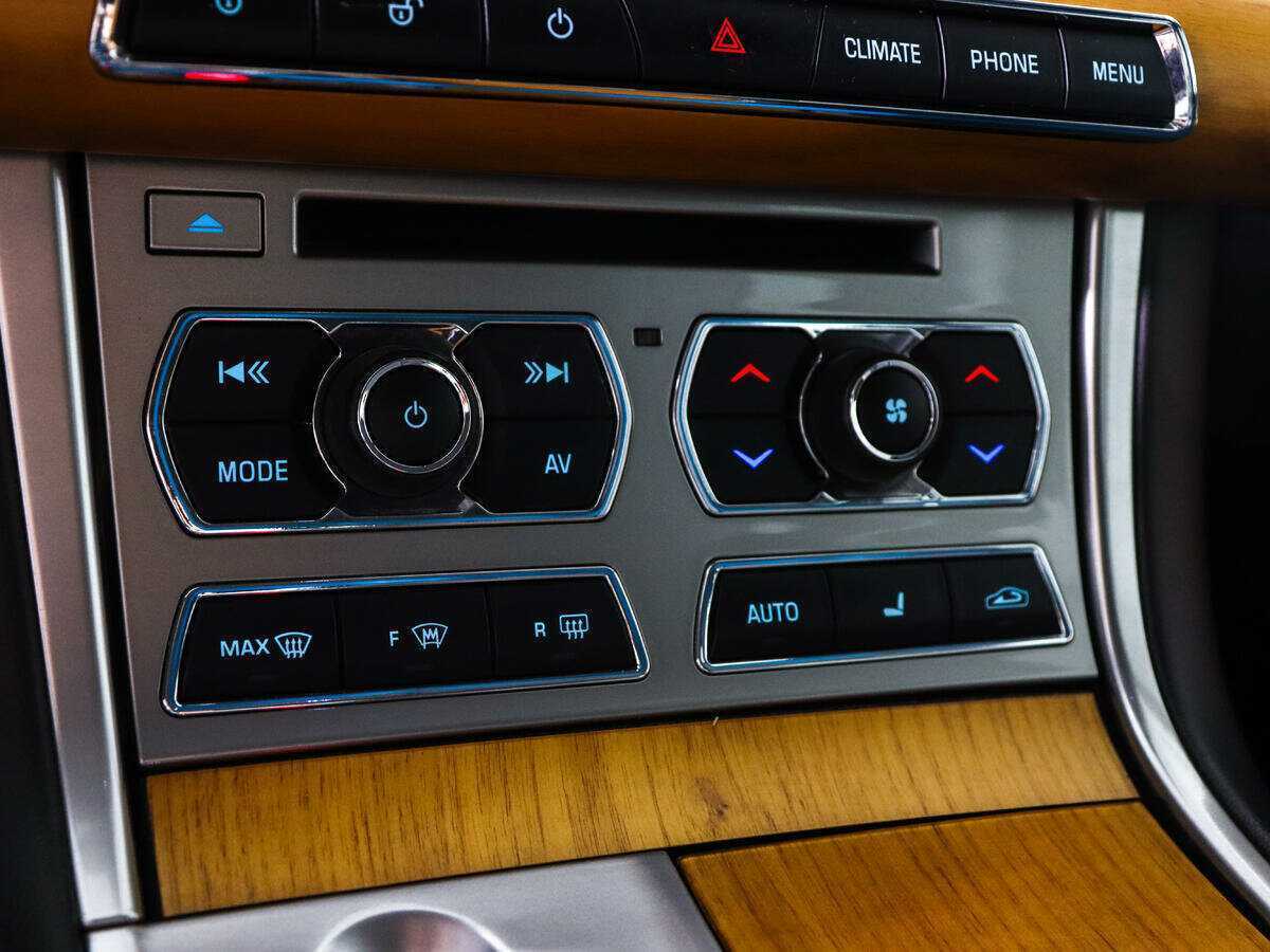 Jaguar XF б/у, 2014, Автоматическая. Фото: #16