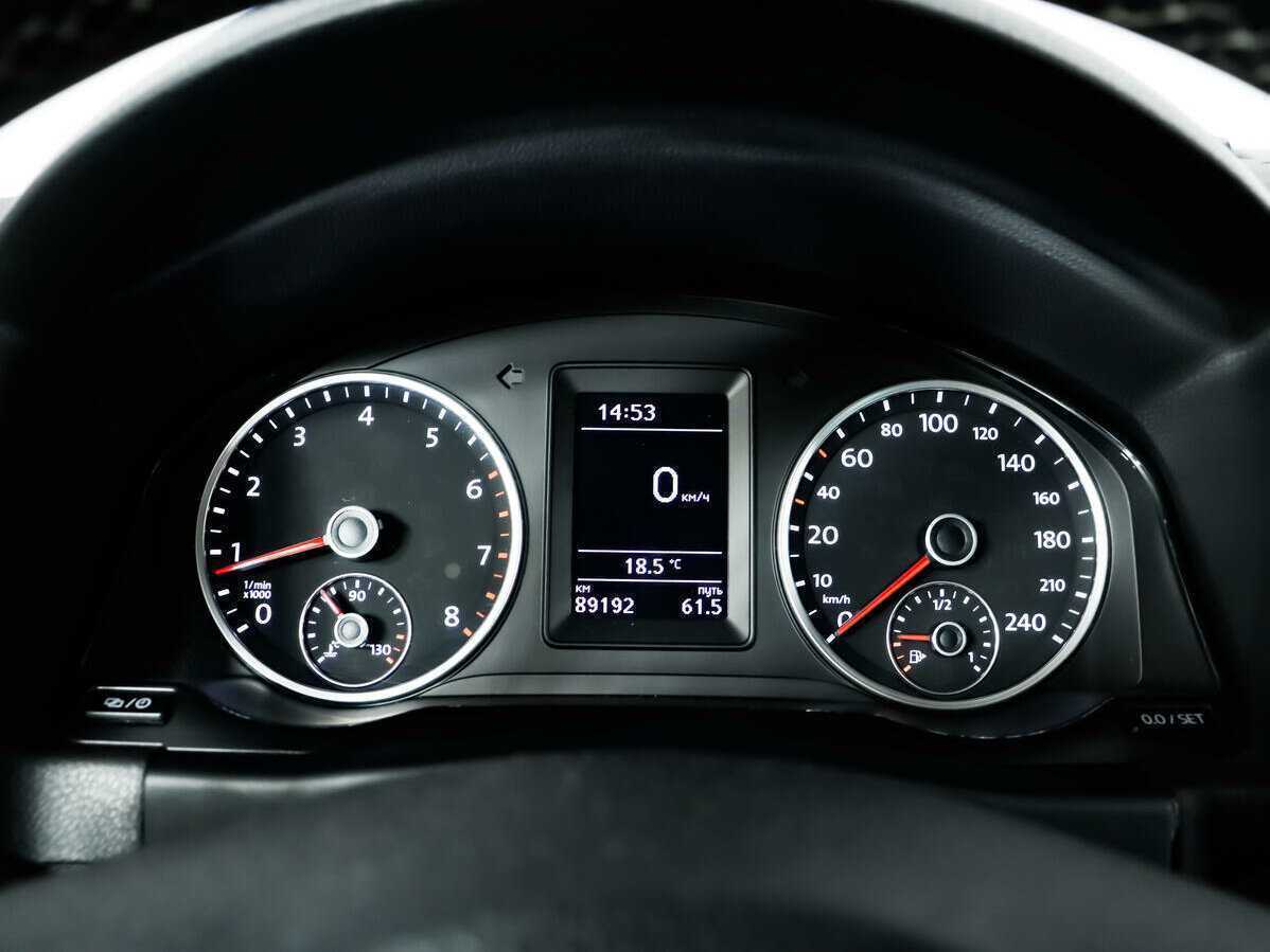 Volkswagen Tiguan б/у, 2015, Механическая. Фото: #9