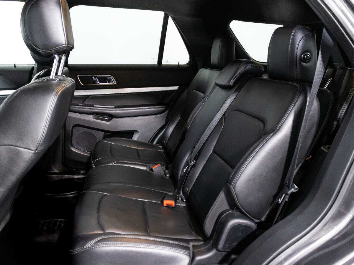 Ford Explorer б/у, 2017, Автоматическая. Фото: #9