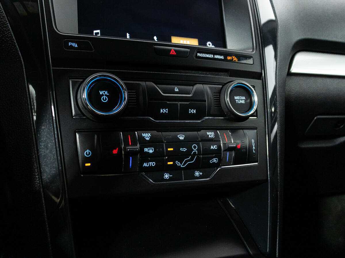 Ford Explorer б/у, 2017, Автоматическая. Фото: #16