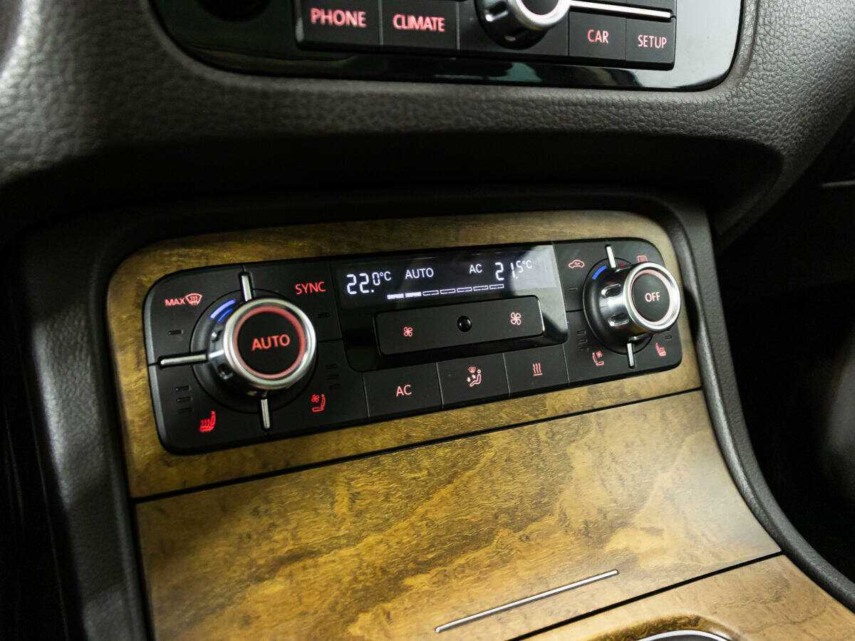 Volkswagen Touareg б/у, 2013, Автоматическая. Фото: #16