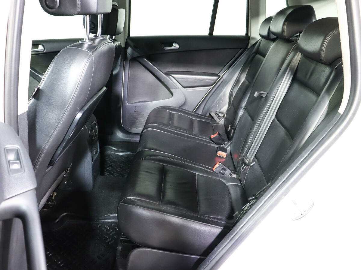 Volkswagen Tiguan б/у, 2012, Автоматическая. Фото: #6
