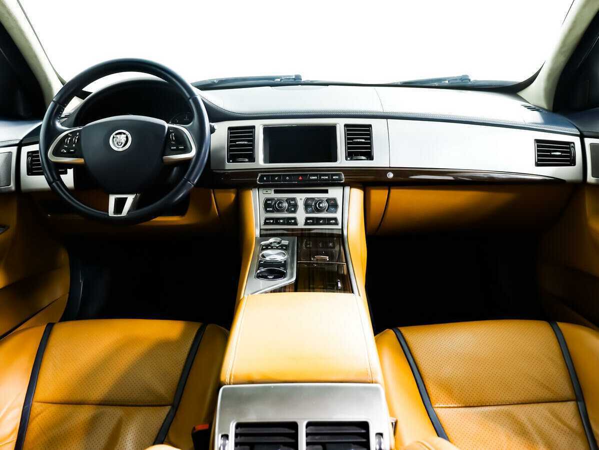 Jaguar XF б/у, 2012, Автоматическая. Фото: #8