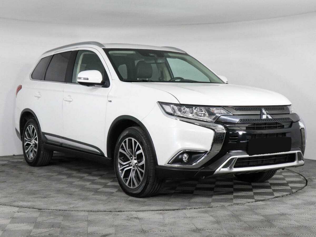 Mitsubishi Outlander б/у, 2018, Автоматическая. Фото: #2