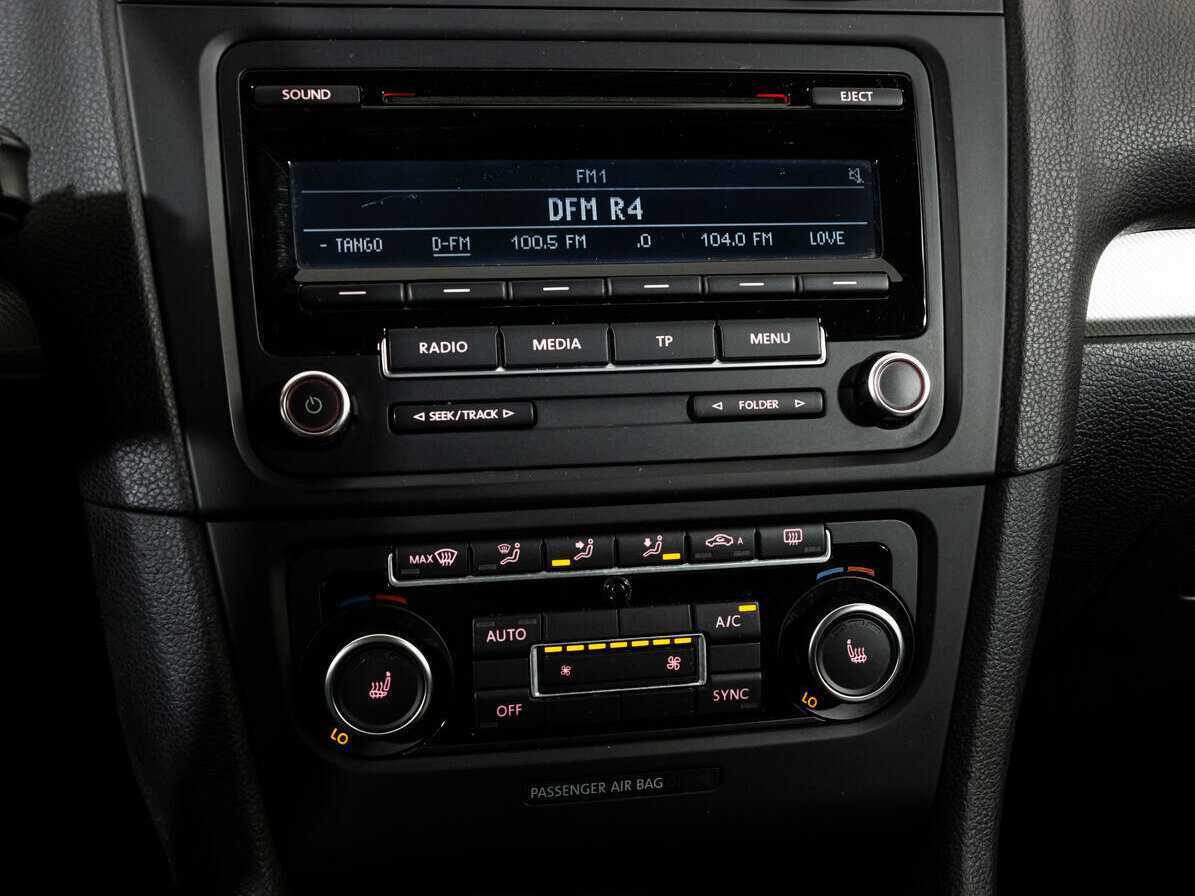 Volkswagen Golf б/у, 2012, Механическая. Фото: #14