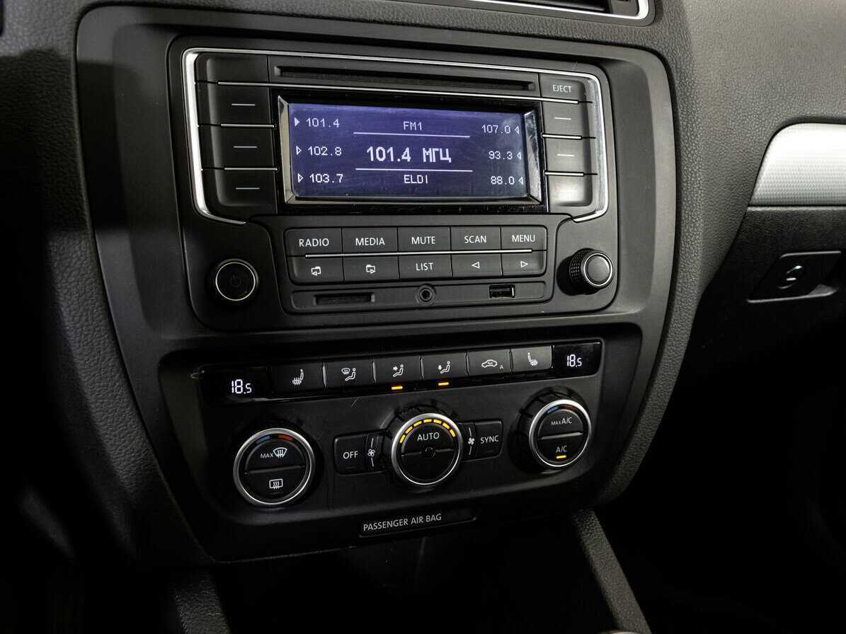 Volkswagen Jetta б/у, 2013, Механическая. Фото: #10