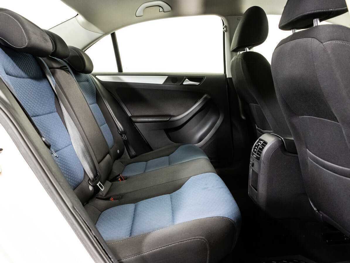 Volkswagen Jetta б/у, 2013, Механическая. Фото: #11