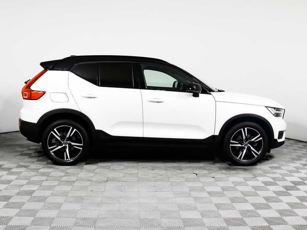 Volvo XC40 б/у, 2020, Автоматическая. Фото: #2