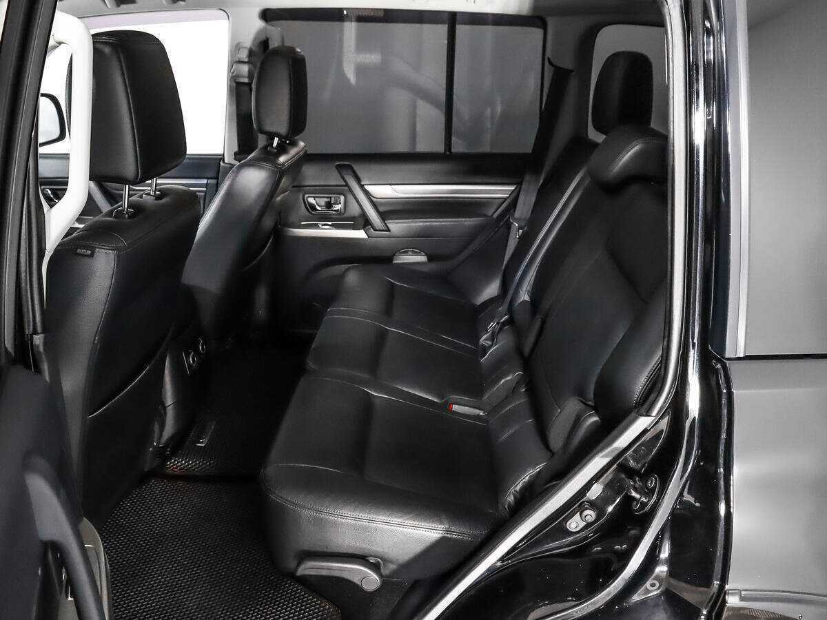 Митсубиши Паджеро б/у, 2015, Автоматическая. Фото: #10