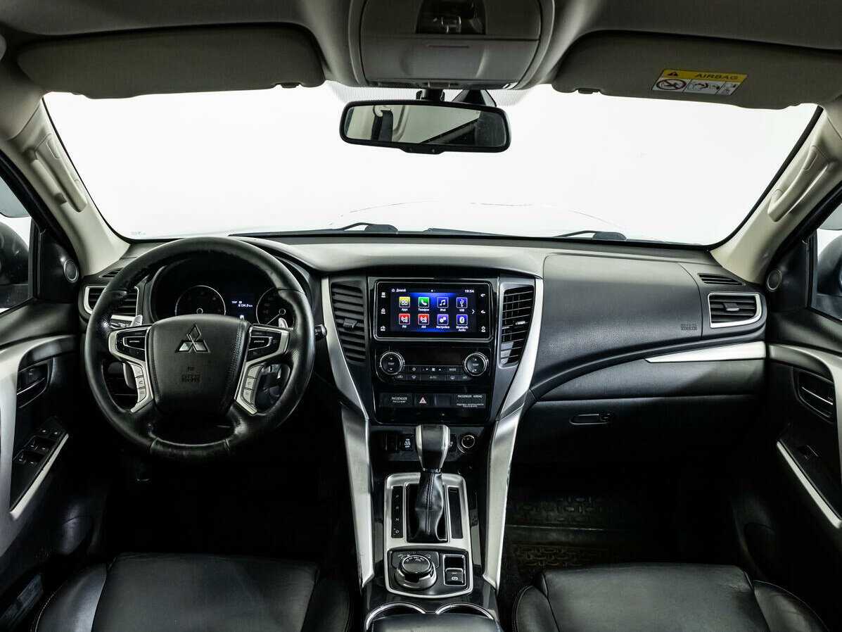 Митсубиши Паджеро Спорт б/у, 2018, Автоматическая. Фото: #12