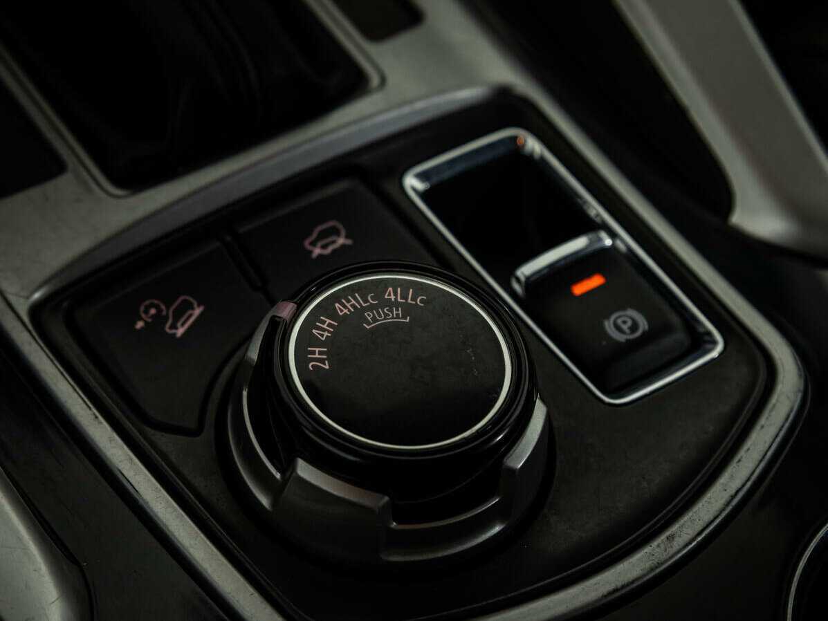 Митсубиши Паджеро Спорт б/у, 2018, Автоматическая. Фото: #15