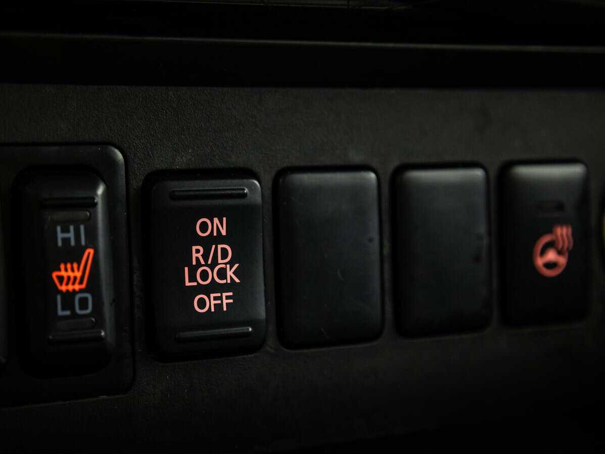 Митсубиши Паджеро Спорт б/у, 2018, Автоматическая. Фото: #16