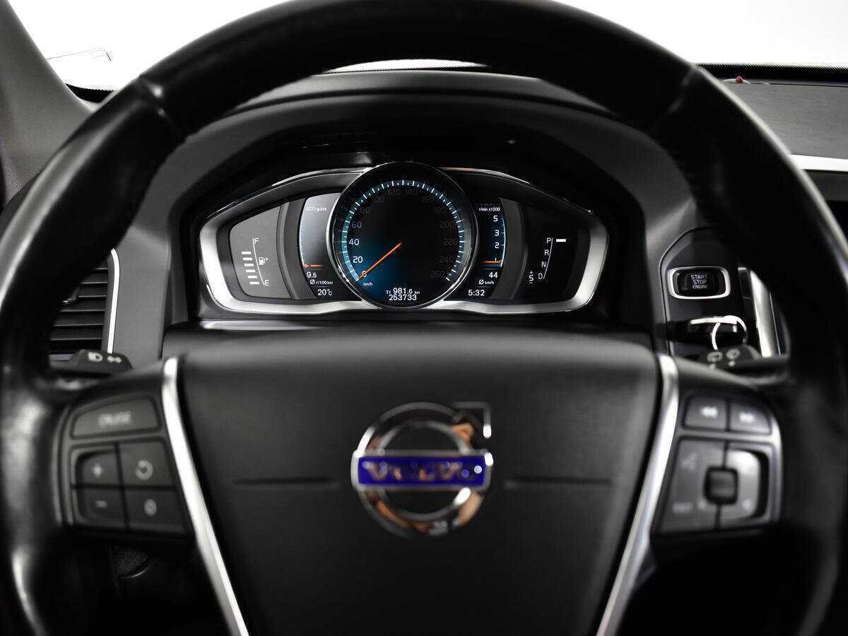 Вольво ИксЦ60 б/у, 2016, Автоматическая. Фото: #10