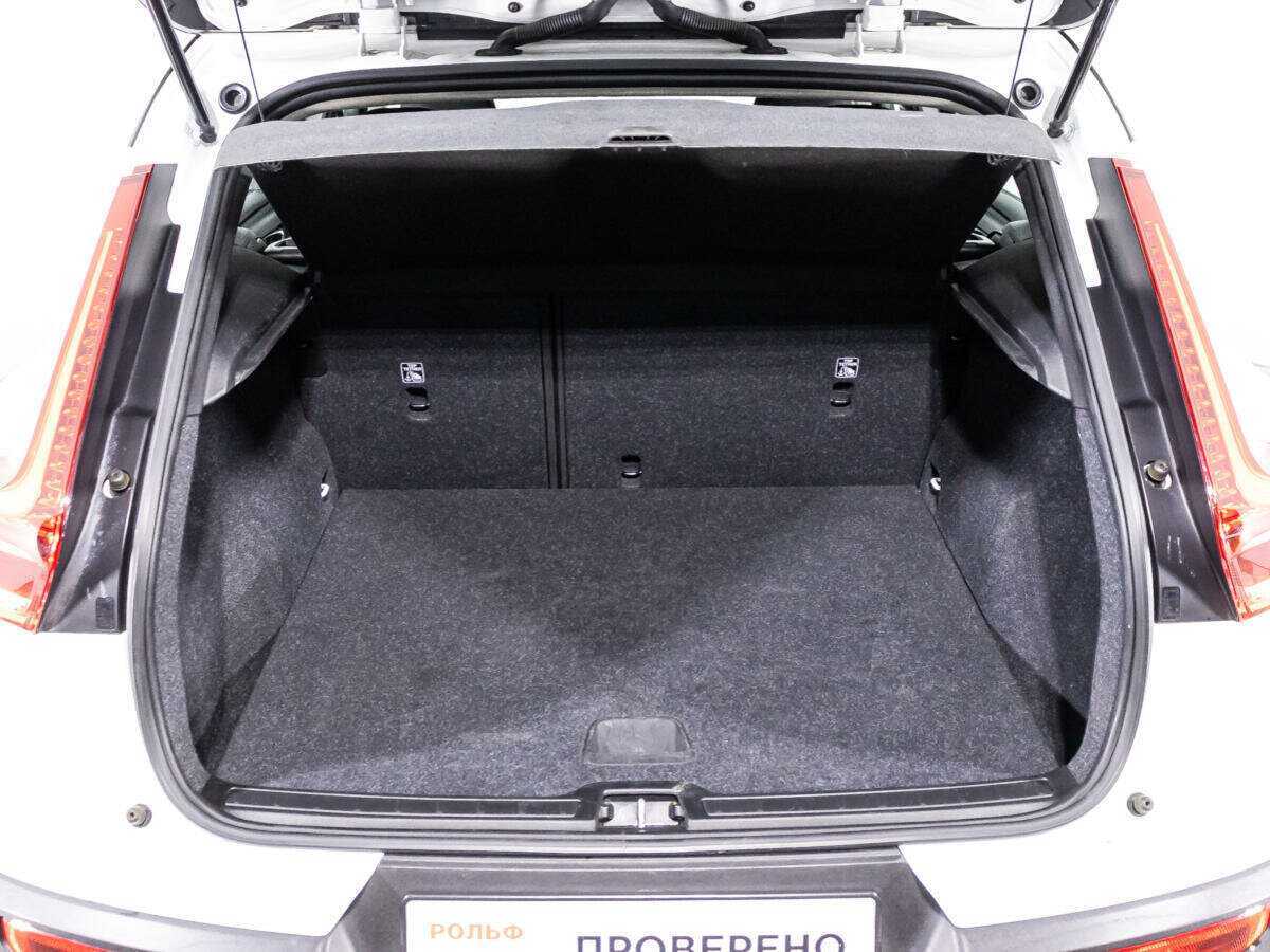 Вольво ИксЦ40 б/у, 2018, Автоматическая. Фото: #14