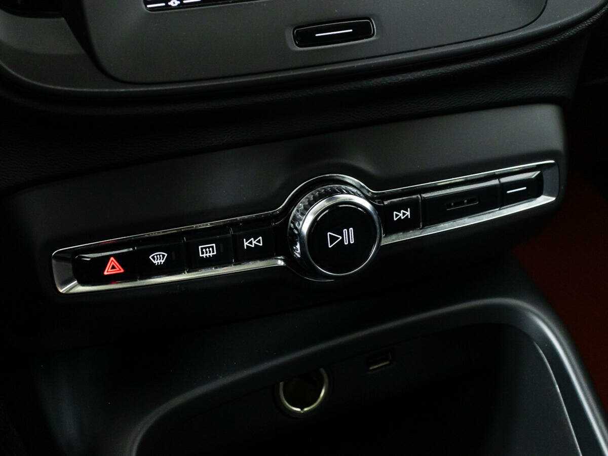 Вольво ИксЦ40 б/у, 2018, Автоматическая. Фото: #17