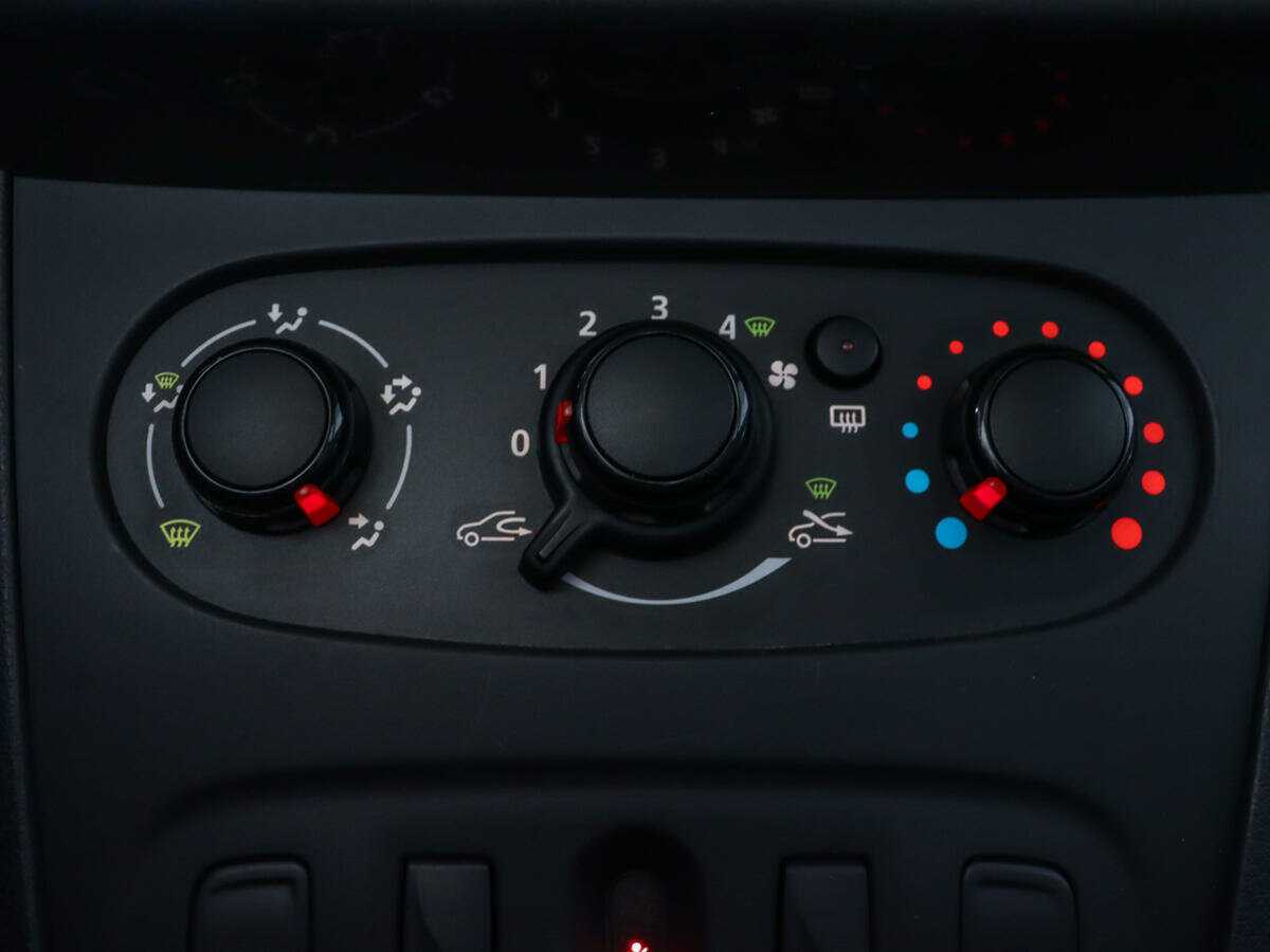 Рено Логан б/у, 2014, Механическая. Фото: #11