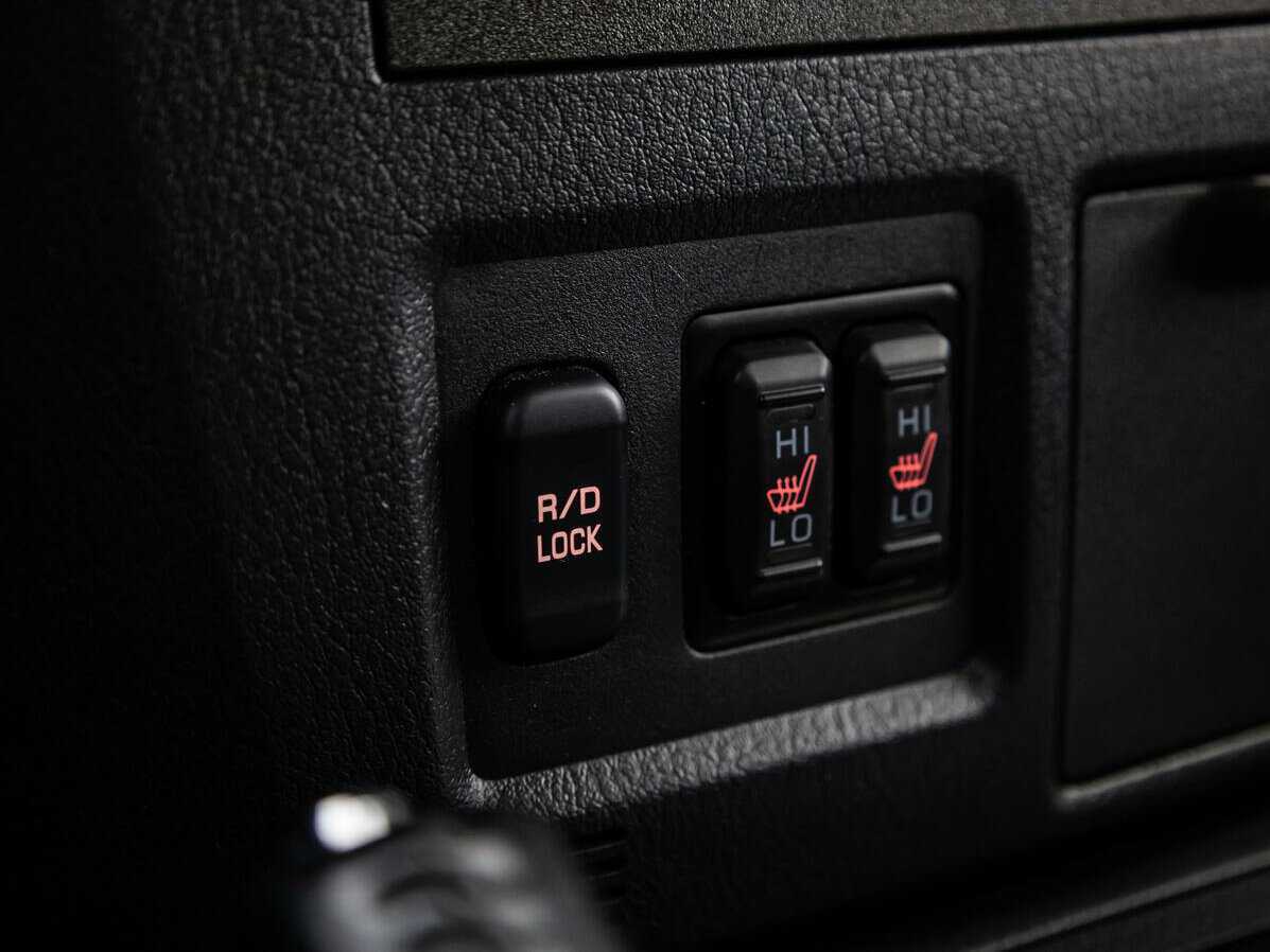 Митсубиши Паджеро б/у, 2015, Автоматическая. Фото: #16