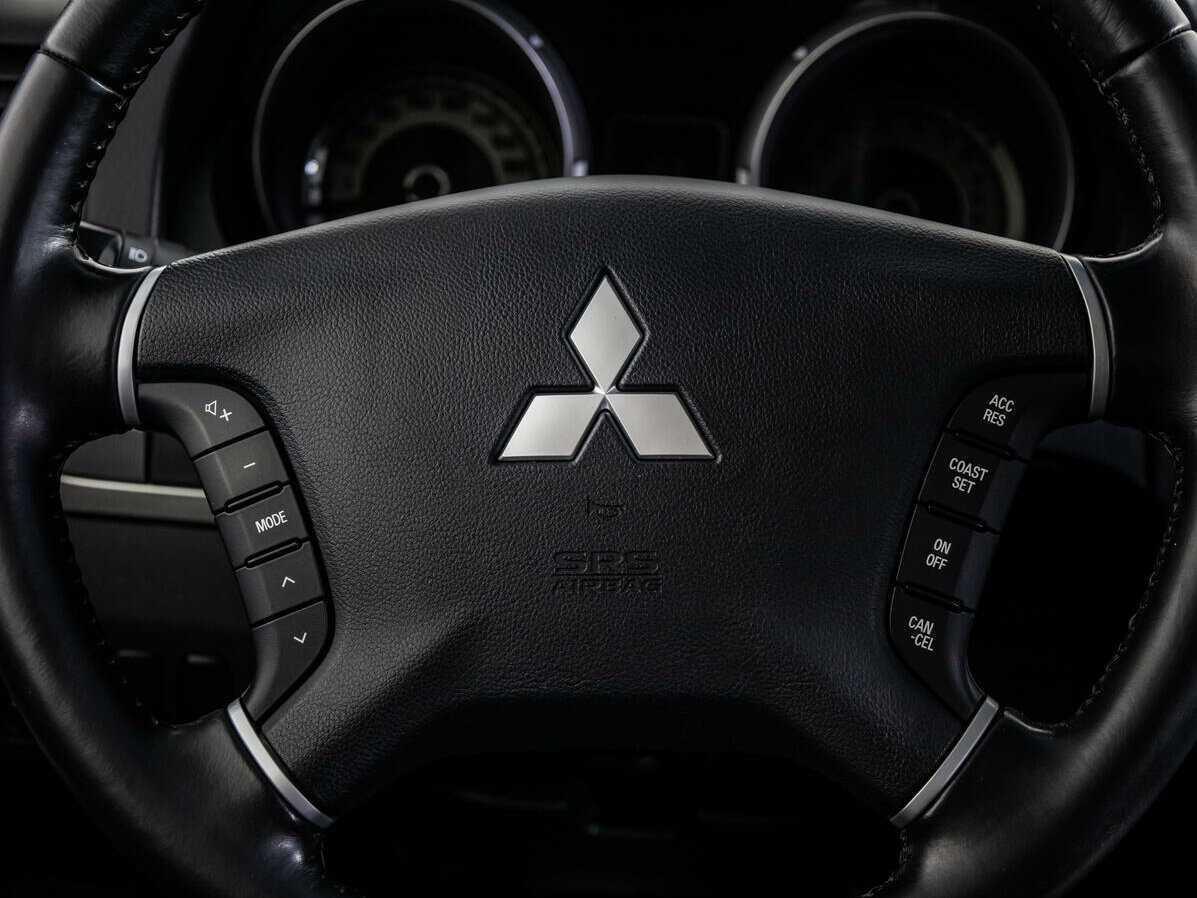 Митсубиши Паджеро б/у, 2015, Автоматическая. Фото: #18