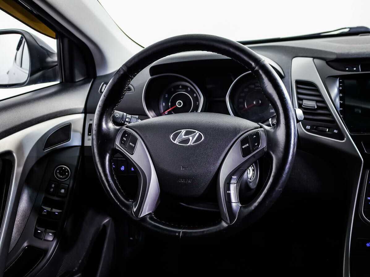 Hyundai Elantra б/у, 2015, Механическая. Фото: #9
