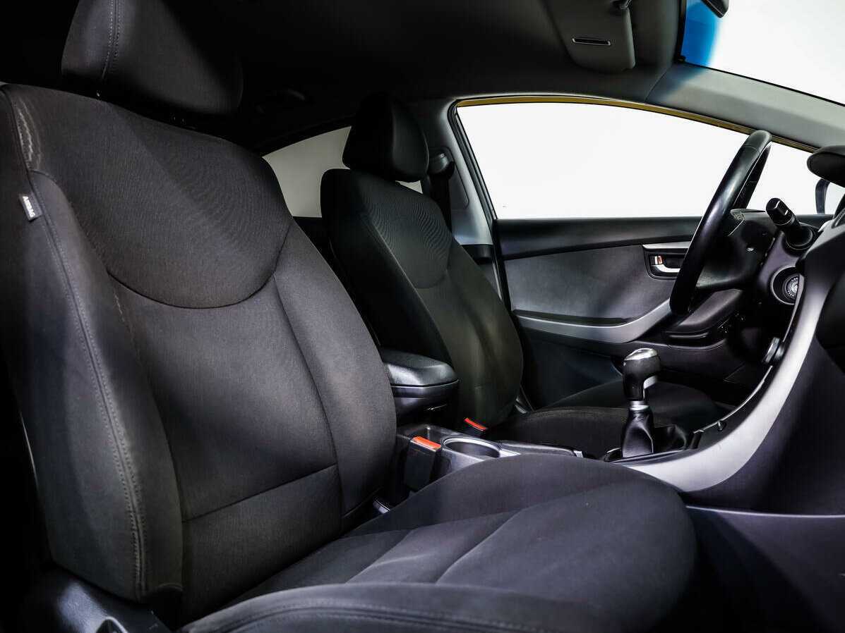 Hyundai Elantra б/у, 2015, Механическая. Фото: #10