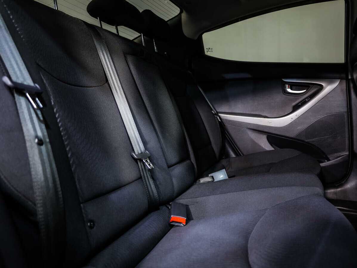 Hyundai Elantra б/у, 2015, Механическая. Фото: #11