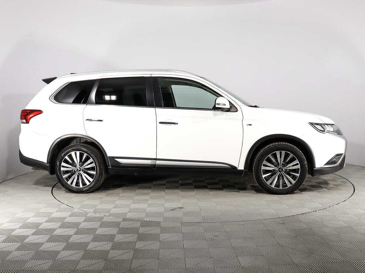 Митсубиши Оутлэндер б/у, 2019, Автоматическая. Фото: #4