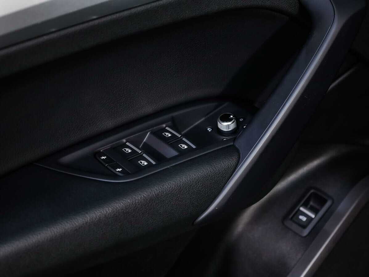 Ауди К5 б/у, 2018, Роботизированная. Фото: #15