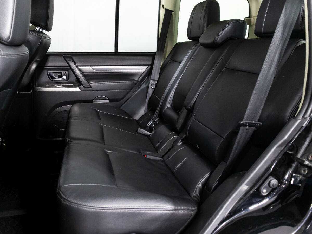 Митсубиши Паджеро б/у, 2015, Автоматическая. Фото: #9