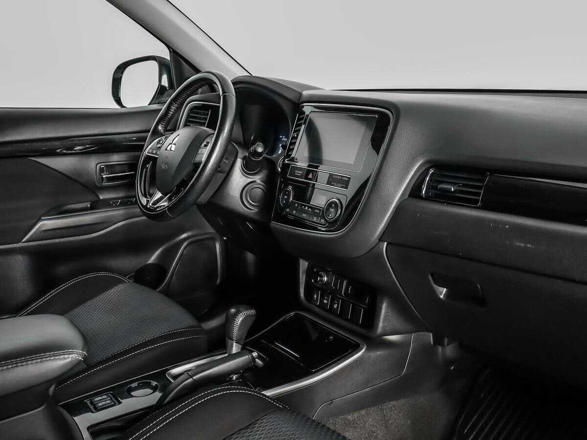 Митсубиши Оутлэндер б/у, 2020, Вариатор. Фото: #11