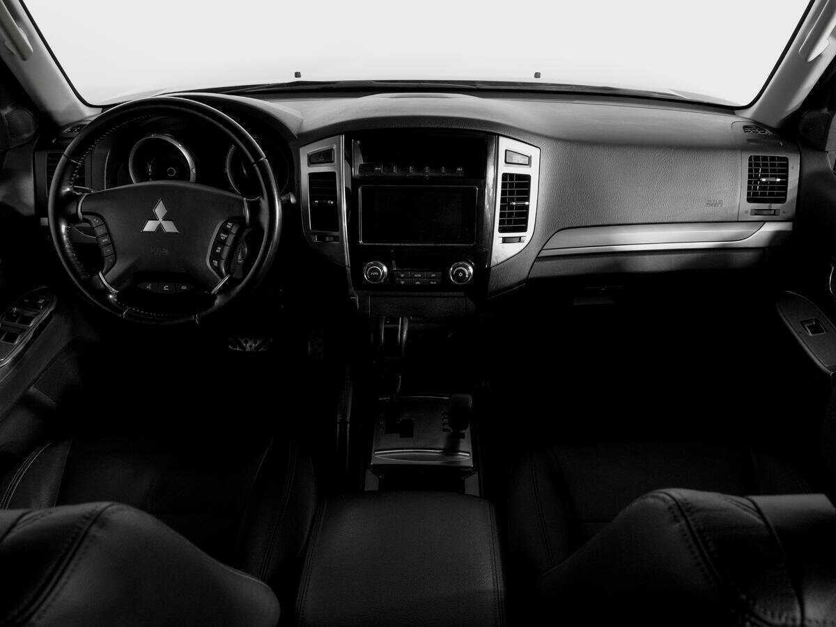 Митсубиши Паджеро б/у, 2017, Автоматическая. Фото: #11