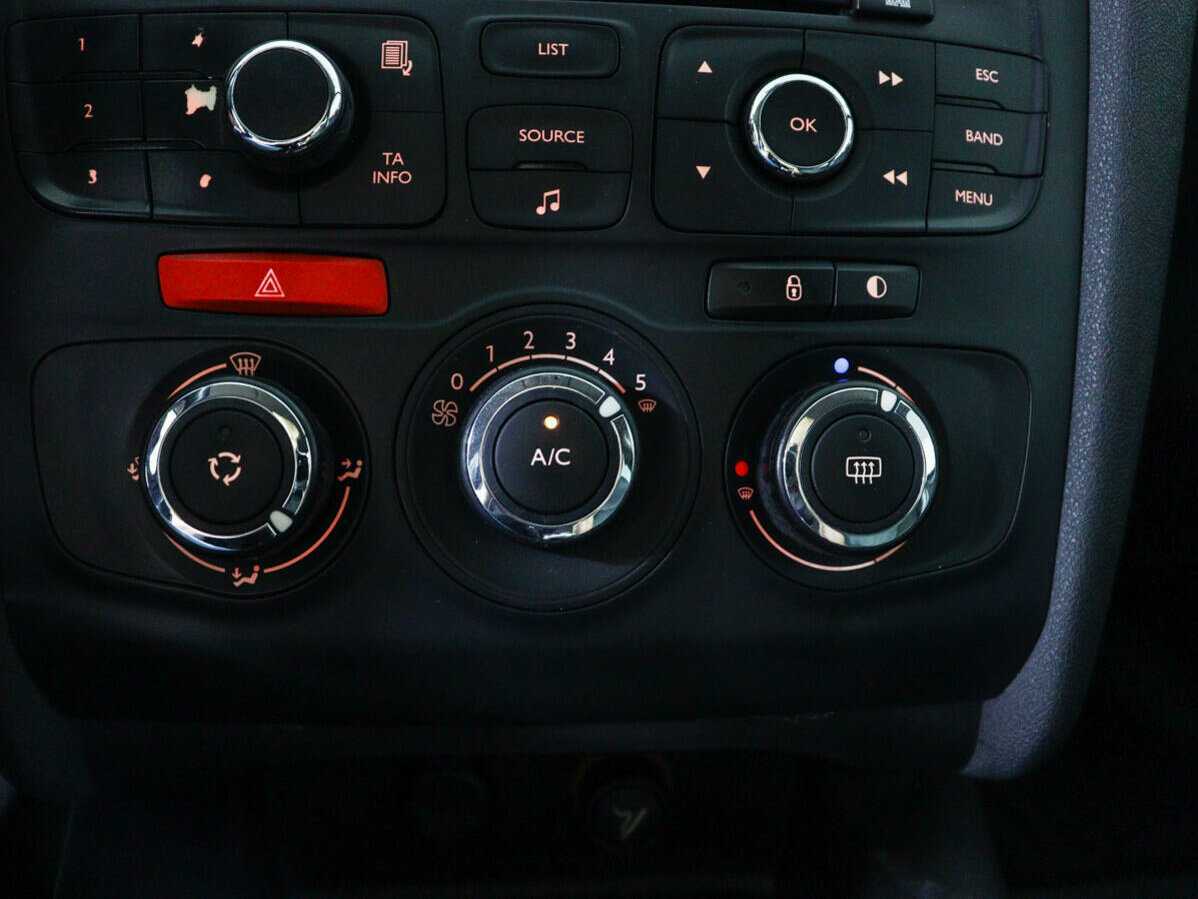 Ситроен Ц4 б/у, 2012, Автоматическая. Фото: #12