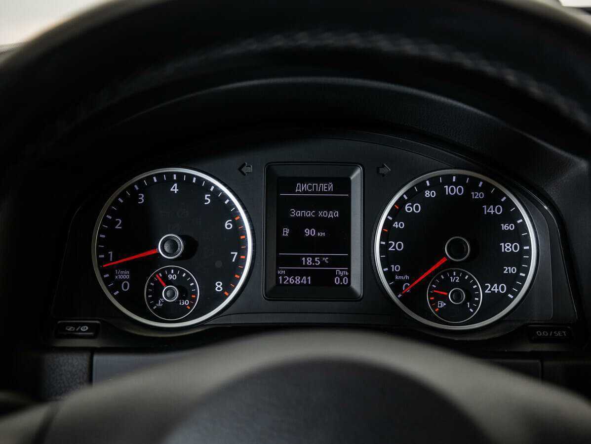 Volkswagen Tiguan б/у, 2013, Роботизированная. Фото: #9