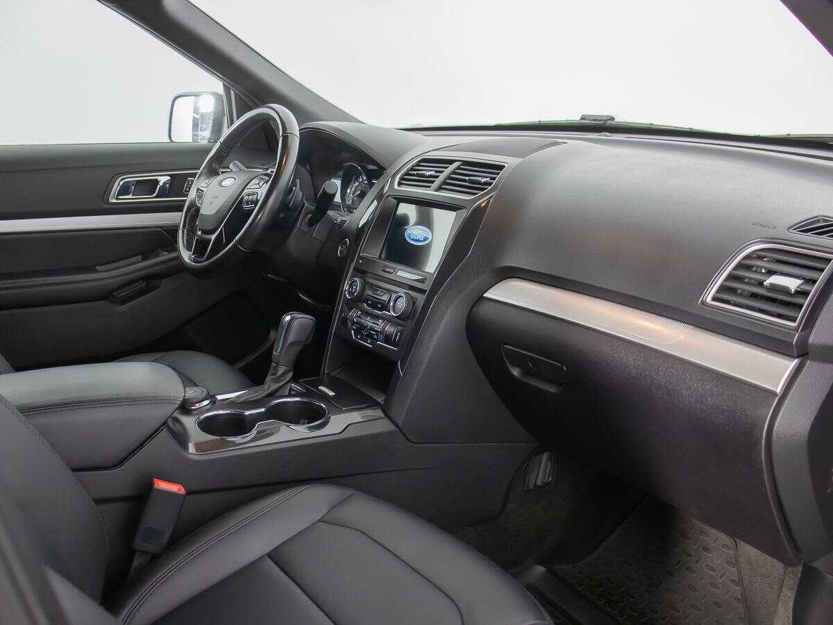 Ford Explorer б/у, 2017, Автоматическая. Фото: #8