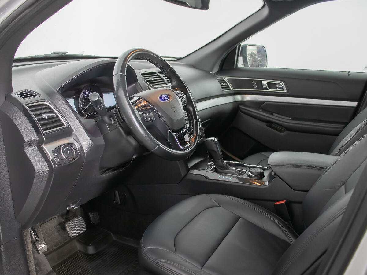 Ford Explorer б/у, 2017, Автоматическая. Фото: #11