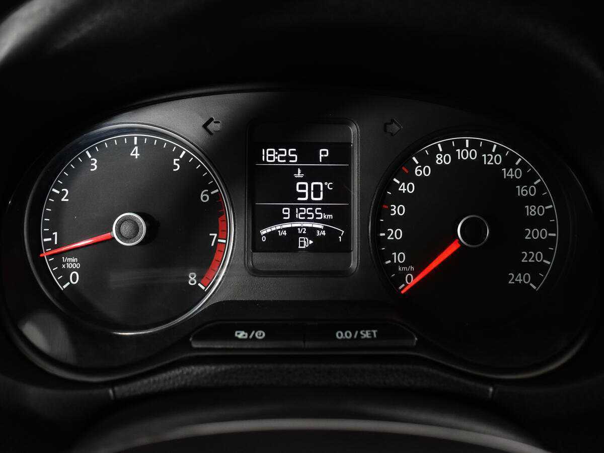 Фольксваген Поло б/у, 2015, Автоматическая. Фото: #6