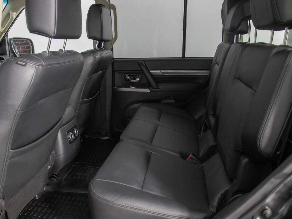 Митсубиши Паджеро б/у, 2017, Автоматическая. Фото: #12