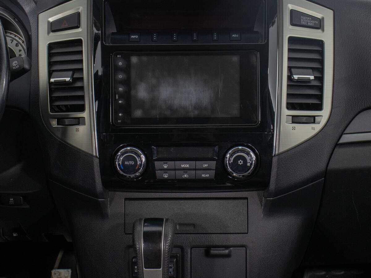 Митсубиши Паджеро б/у, 2017, Автоматическая. Фото: #16