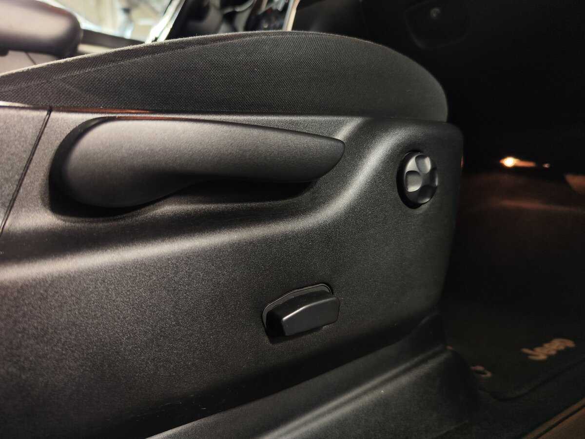 Jeep Grand Cherokee б/у, 2013, Автоматическая. Фото: #21