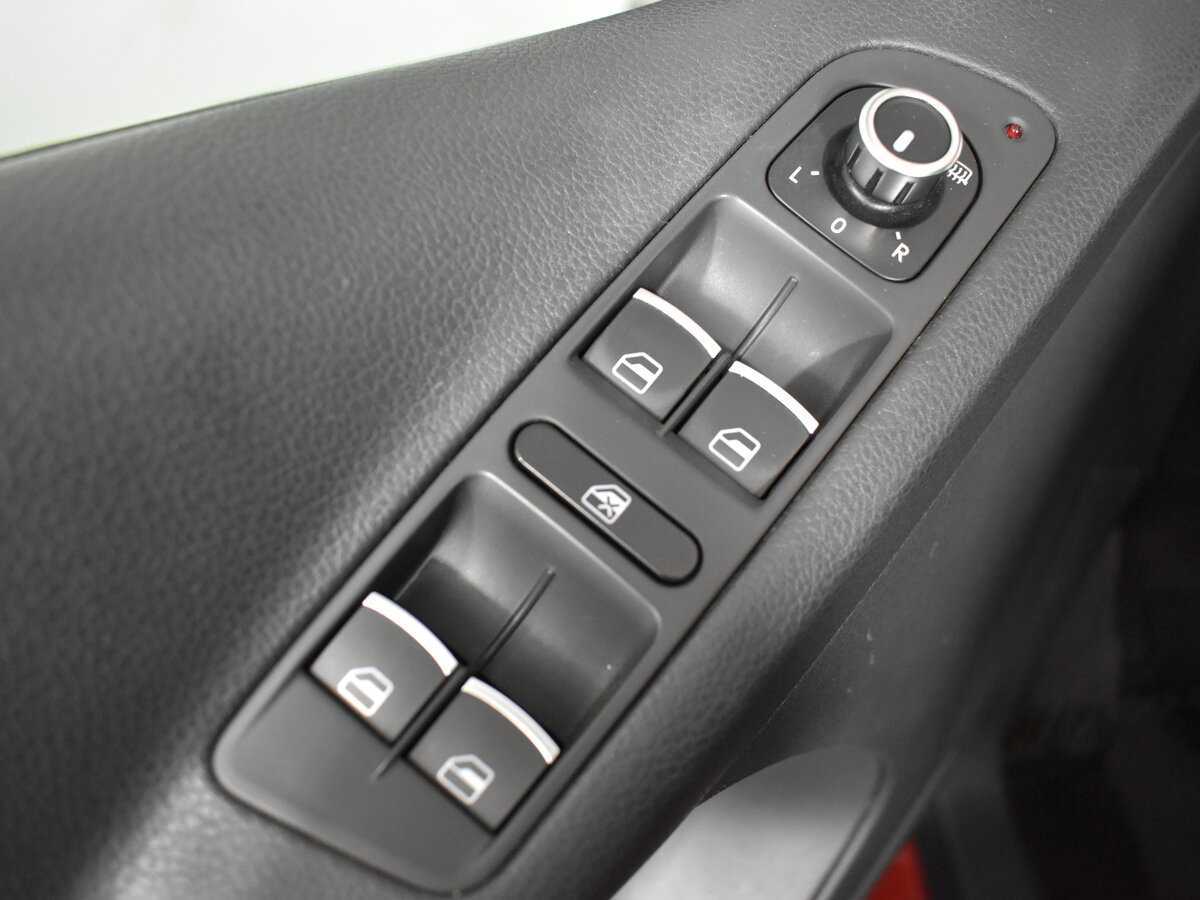 Volkswagen Tiguan б/у, 2012, Автоматическая. Фото: #5