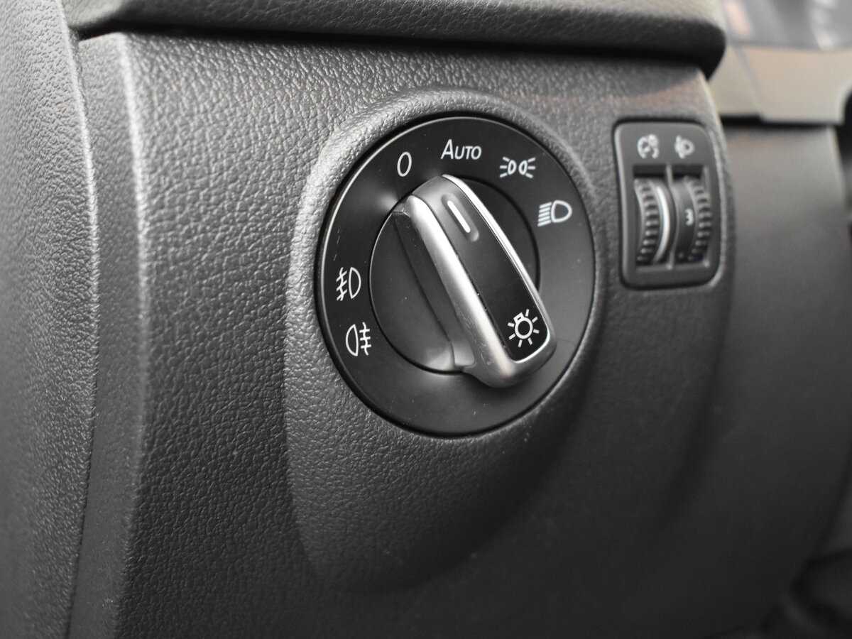 Volkswagen Tiguan б/у, 2012, Автоматическая. Фото: #6