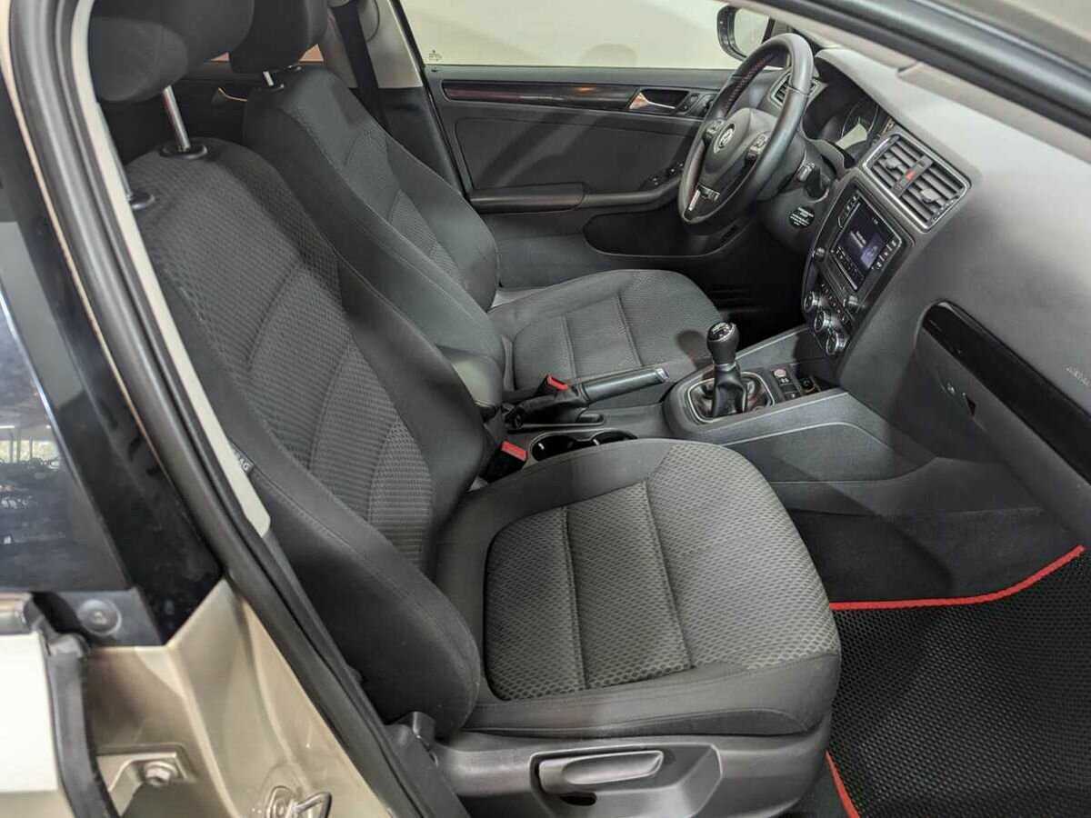 Volkswagen Jetta б/у, 2012, Механическая. Фото: #7